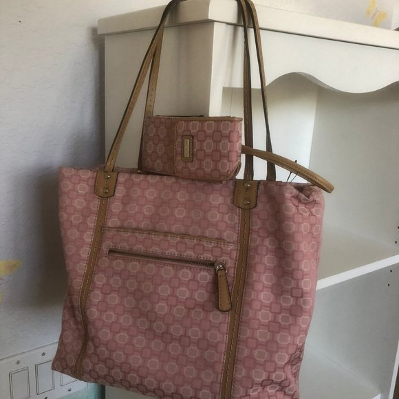 Pink and Tan Nine West Hand Bag with Extra Case - Picture 2 of 7